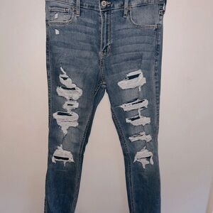 Distressed Light Blue Denim Skinny Jeans with Ripped Details Fashion❤️🎉🎉🎉🎉